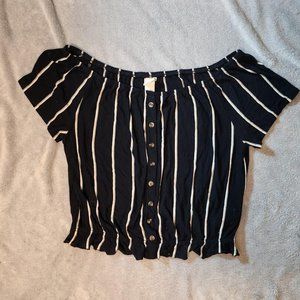 Striped button top, Size Large by H&M.